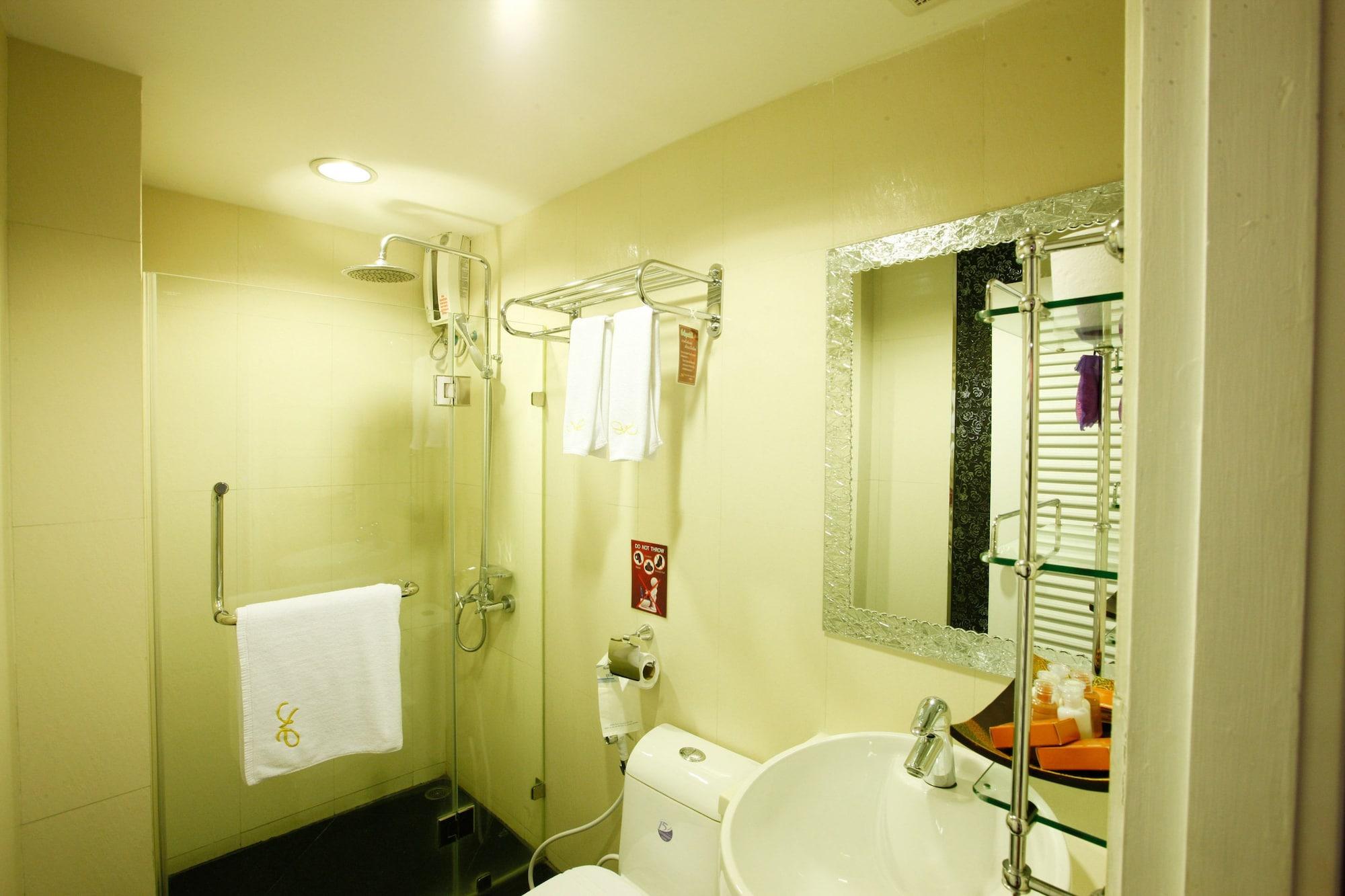 Mirth Sathorn Hotel Μπανγκόκ Εξωτερικό φωτογραφία